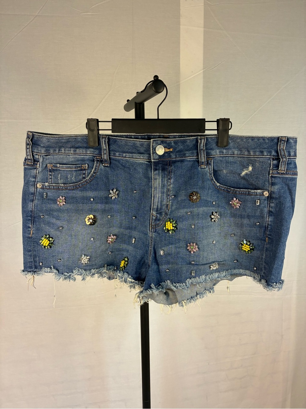 Express Relaxed Low-Rise Denim Shorts Jeweled Beaded 18